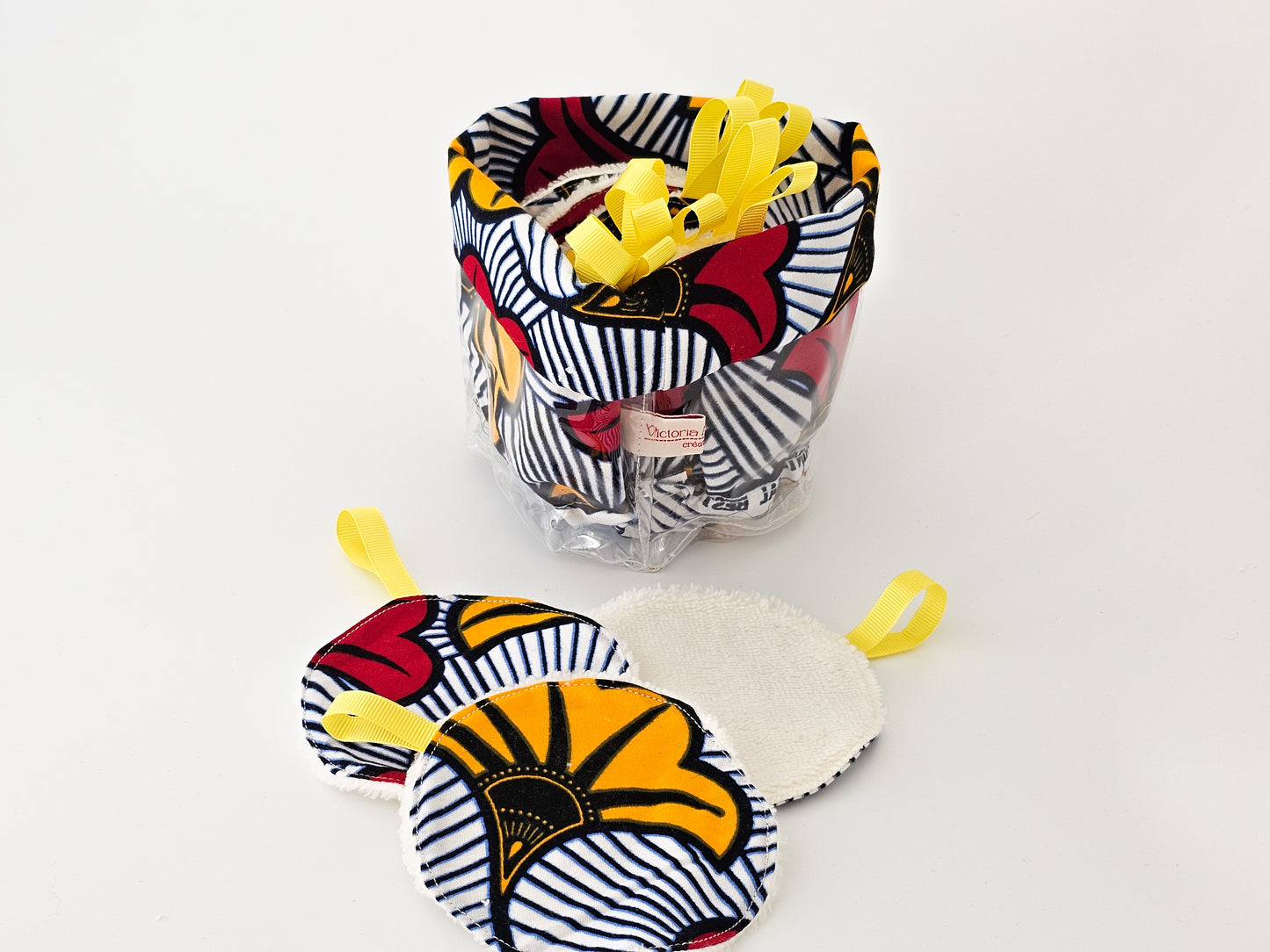 Panier avec lingettes démaquillante