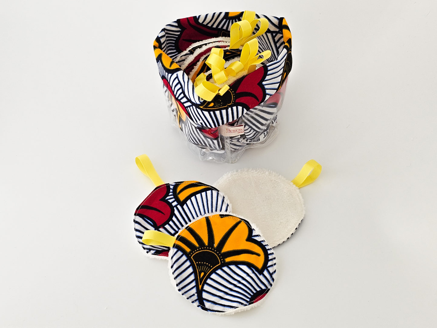 Panier avec lingettes démaquillante