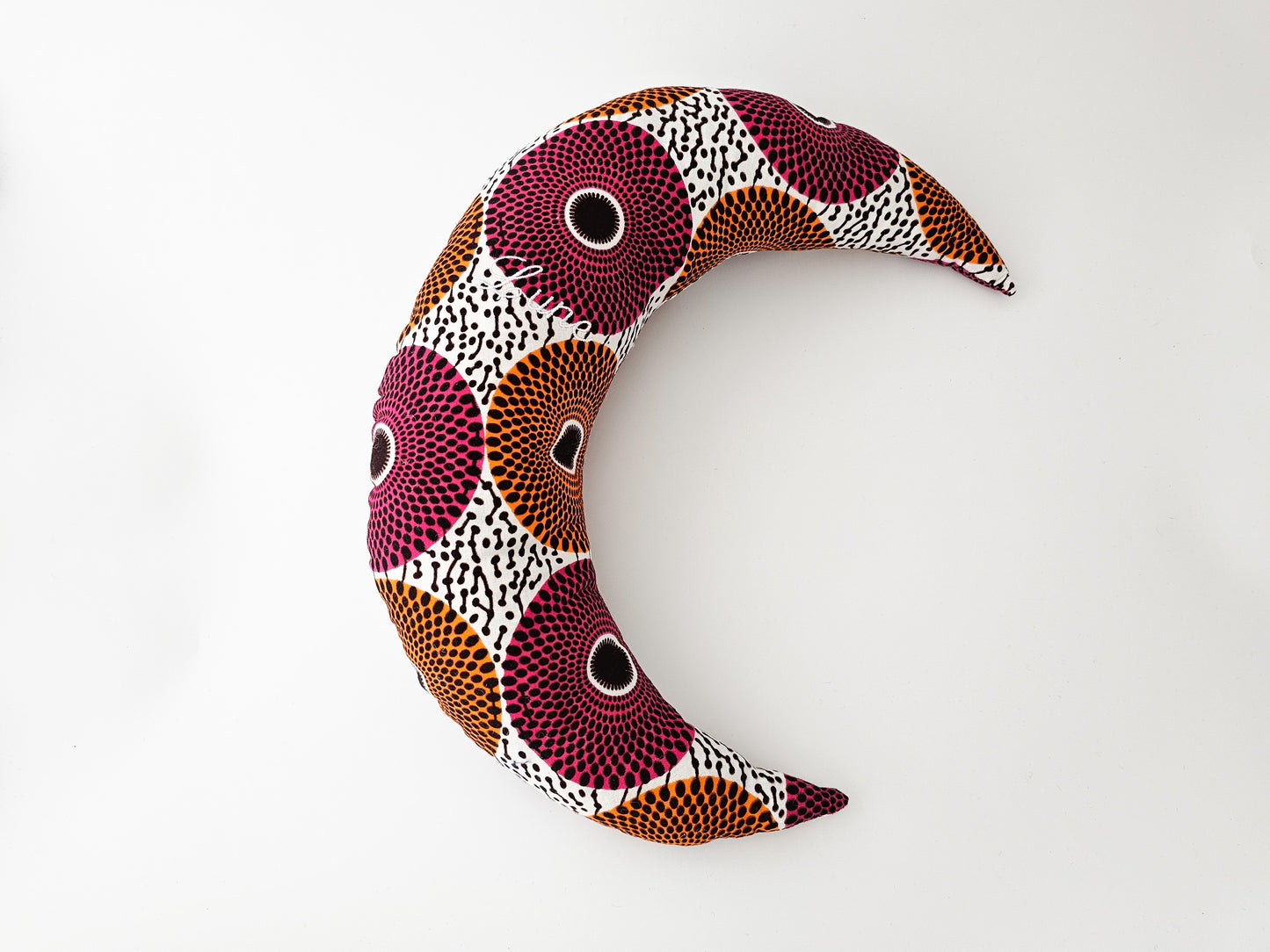 Coussin lumineux et brodé