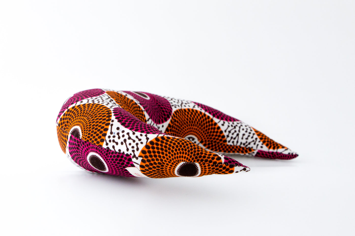 Coussin lumineux et brodé