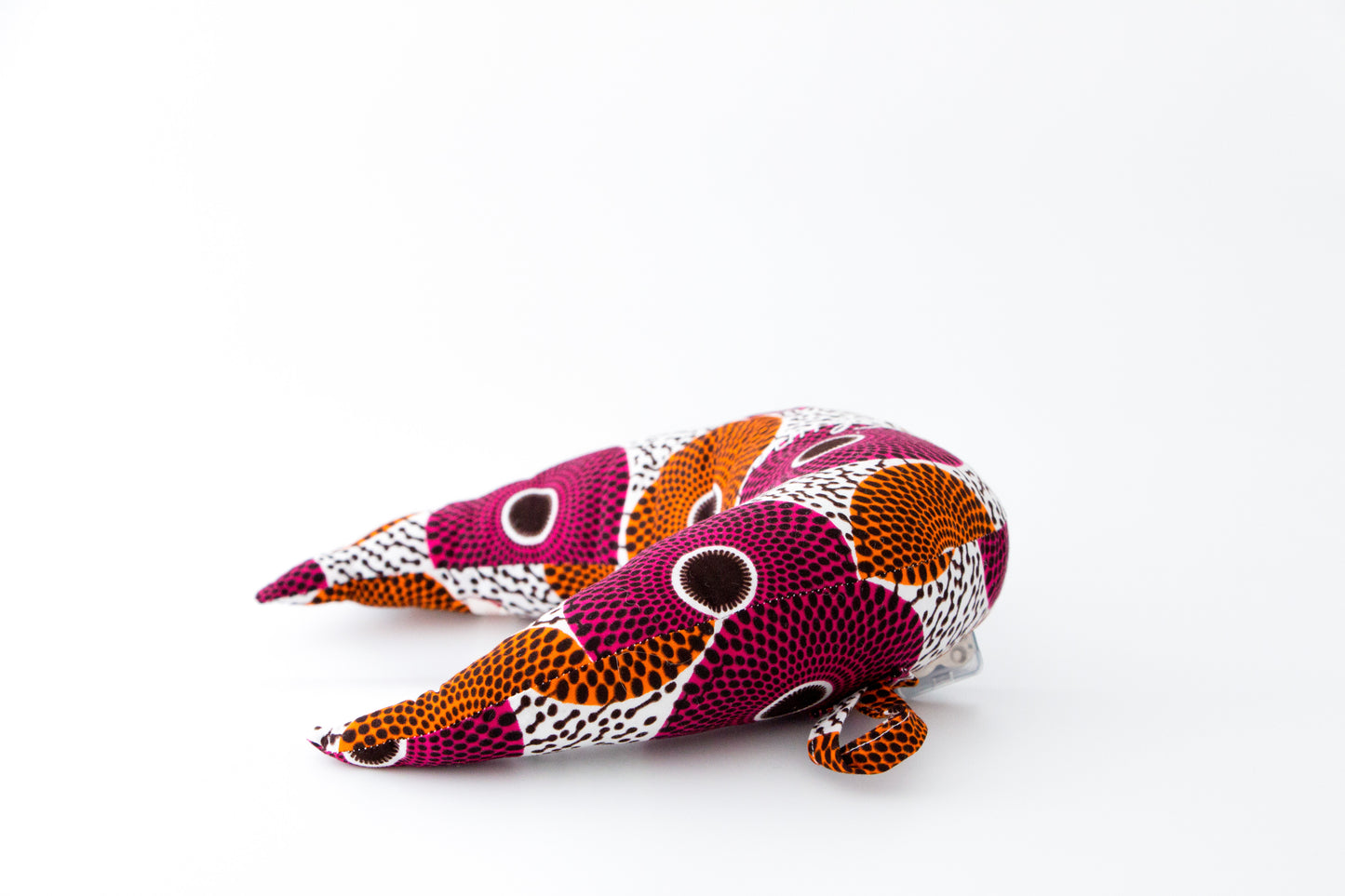 Coussin lumineux et brodé