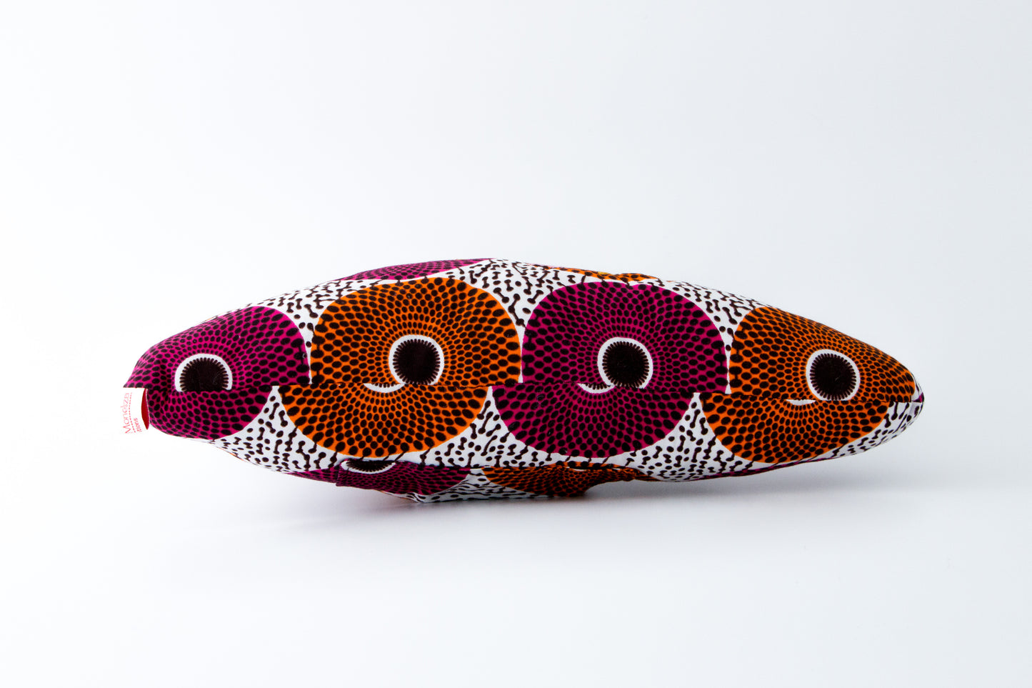 Coussin lumineux et brodé