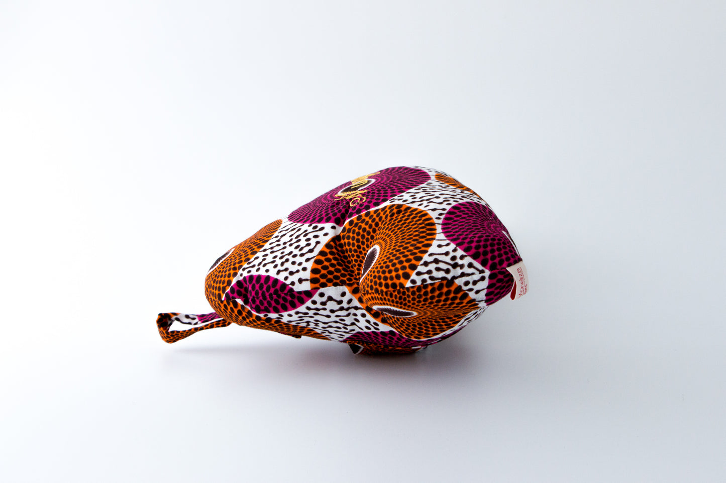 Coussin lumineux et brodé